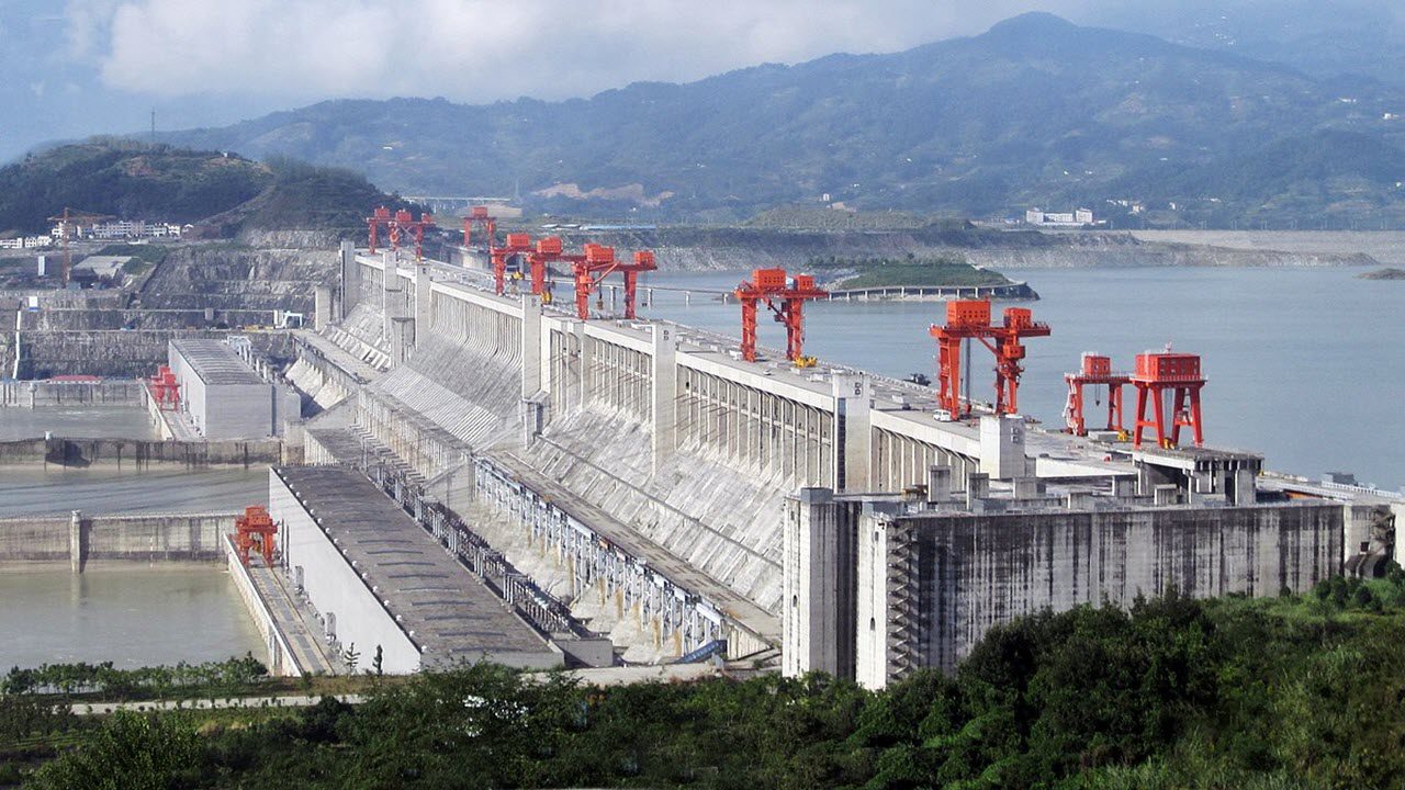 China blasts dam to release floodwaters