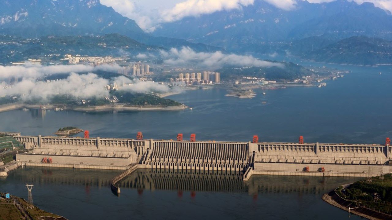 China blasts dam to release floodwaters