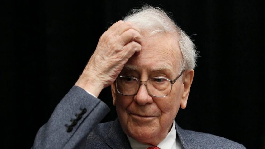 Mukesh Ambani pushes Warren Buffett out