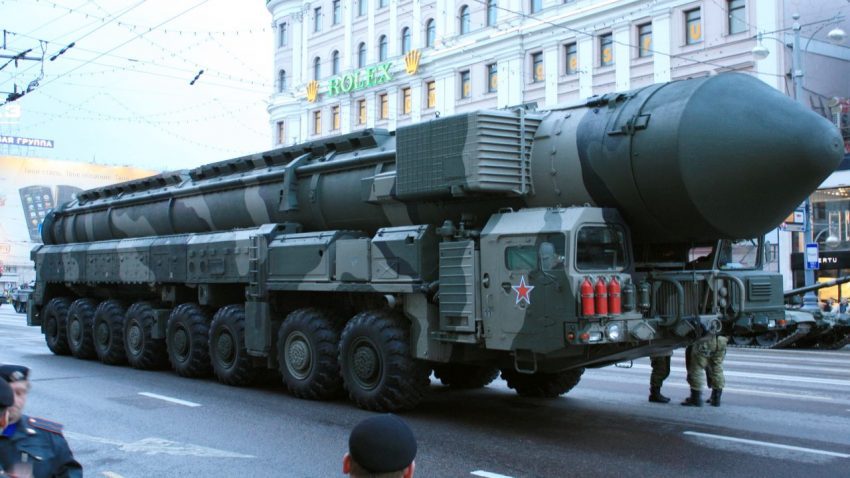 China is spying Russia suspends missile delivery