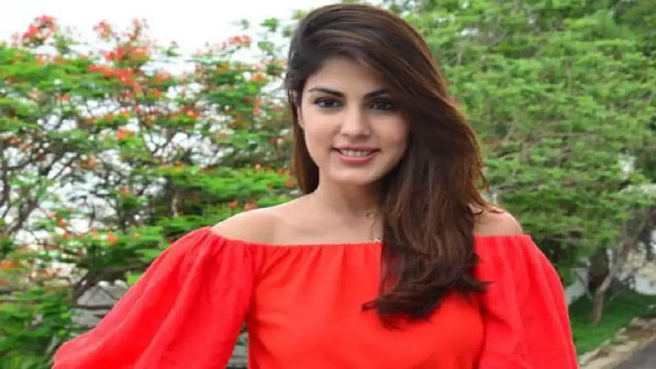 03 ரியா சக்ரவர்த்தி / Rhea Chakraborty