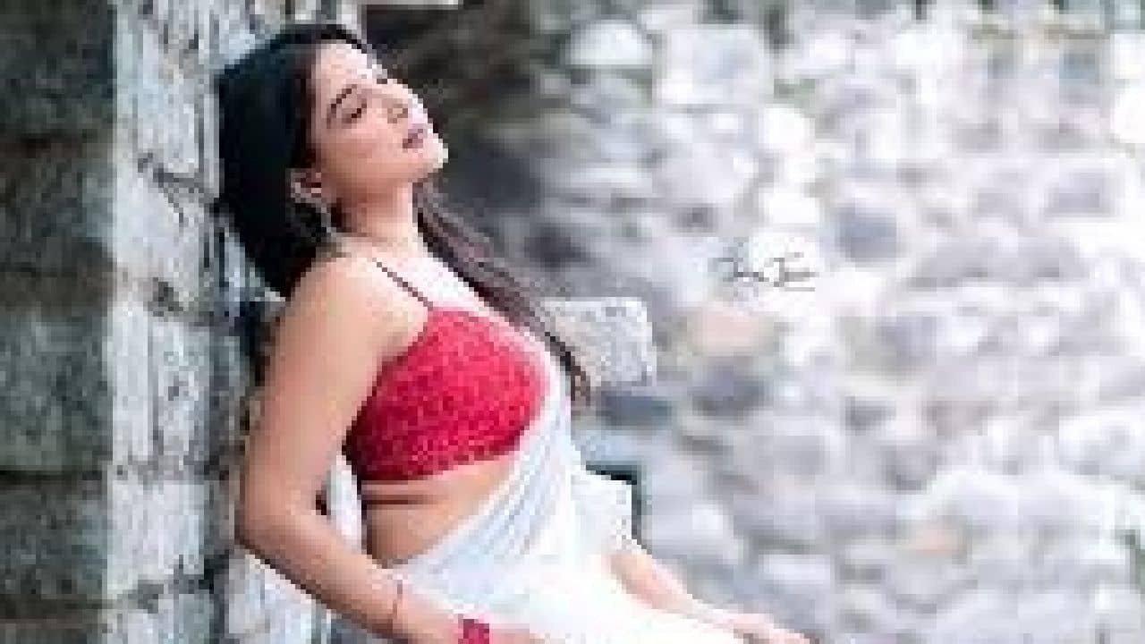 Model Tamilachchi, Sakshi Agarwal's new video !!!