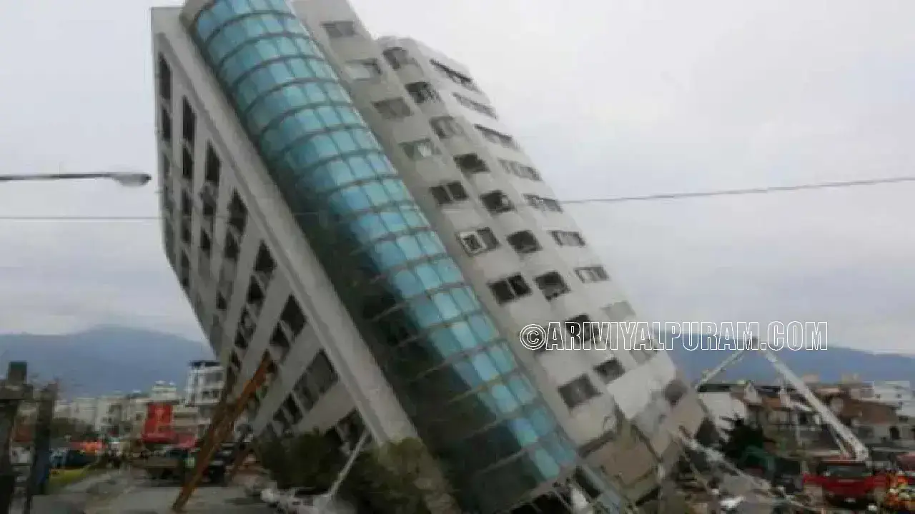 Powerful earthquake - live view of huge buildings collapsing !!!